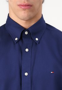 Tommy Hilfiger FLEX SHIRT - Skjorter - preppy navy