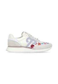Sneaker con tomaia bianca e grigio chiaro, ricamo floreale in rosso e viola, dettagli in suede e suola in gomma bianca.