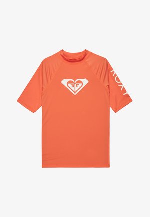 Krátký rukáv rash guard v jasně oranžové barvě s bílým logem srdce a textem Roxy na rukávu. Hladká, pružná tkanina navržená pro vodní aktivity.