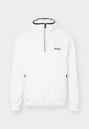 Λευκό πουλόβερ με κουκούλα με μαύρη περίμετρο, εμπρός φερμουάρ μέχρι τη μέση, ελαστικά μανίκια και τελείωμα, πλαϊνές τσέπες και λογότυπο "BOSS" στο στήθος.