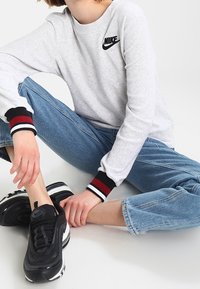 Nike Sportswear Sweatshirt - off-white