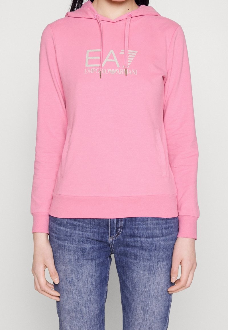 Felpa con cappuccio rosa caratterizzata da una tasca frontale, logo EA7 ricamato e polsini e orlo a coste. Tessuto morbido con una superficie liscia.
