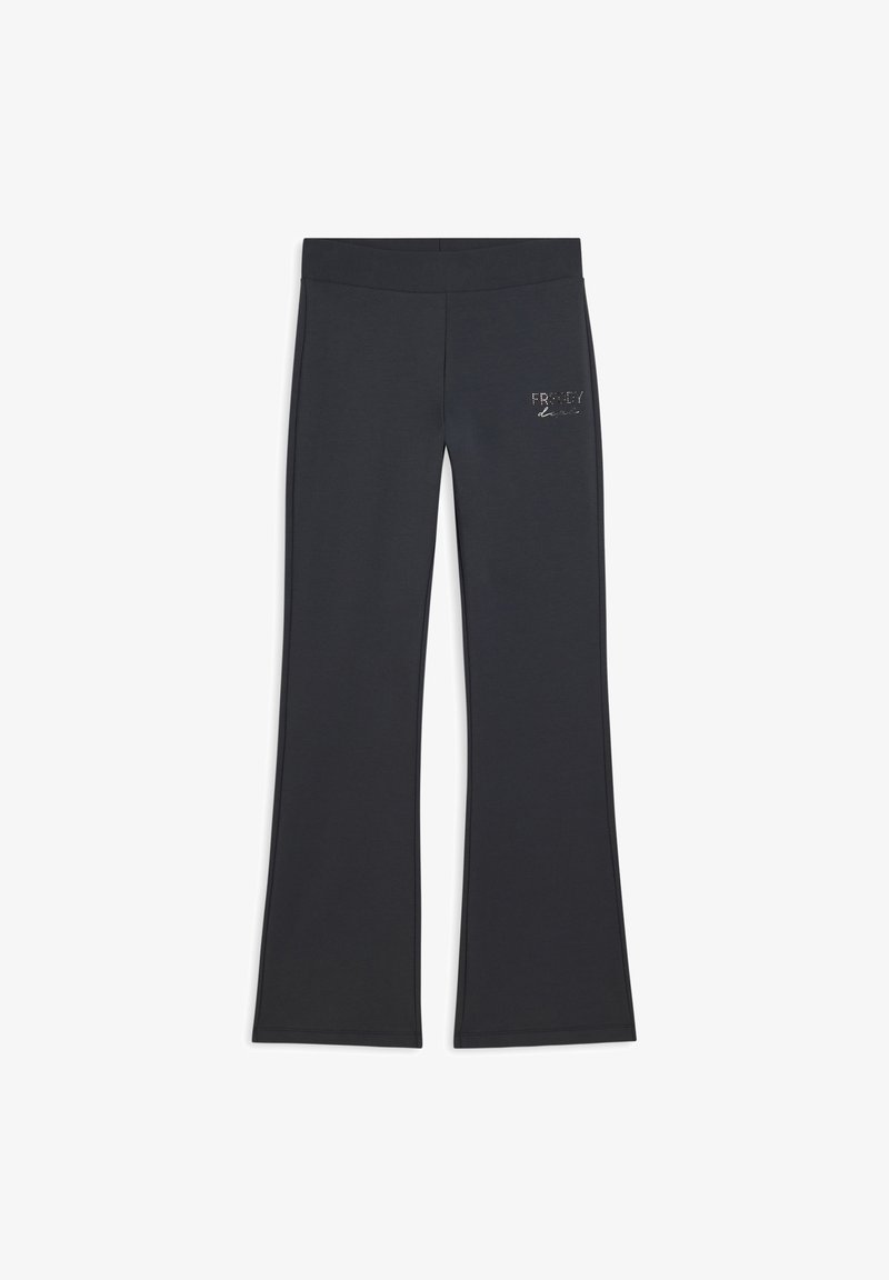 Pantalons évasés noirs en tissu extensible avec une texture lisse. Présente un accent de logo sur le côté gauche. Conçu pour le confort et la flexibilité.