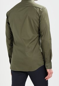 Eterna Camisa - olive