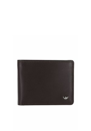 Portefeuille bifold en cuir marron foncé avec des bords cousus et un petit logo métallique argenté dans le coin inférieur droit.