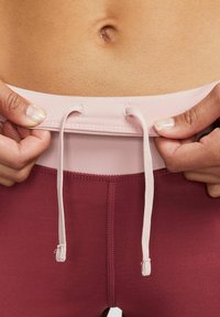 Nike Performance Leggings - rot