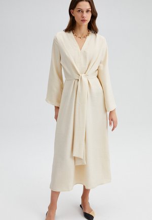 FRONT BELTED - Denn aty - beige