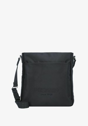 Bolso mensajero negro fabricado con material texturizado, con correa ajustable, que cuenta con un bolsillo frontal y detalle de logo en relieve.