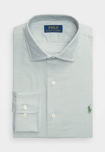 Cămașă de tip polo cu mâneci lungi, pliată, de culoare verde deschis și alb, cu manșete cu nasturi și logo-ul brodat Polo Ralph Lauren pe piept.