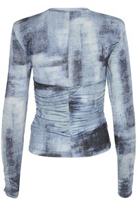 Maglia a maniche lunghe con un motivo astratto blu e nero. Presenta dettagli arricciati sui lati e un design aderente. Tessuto morbido e elasticizzato.