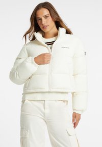 CROPPED PUFFER - Vinterjakke - creme