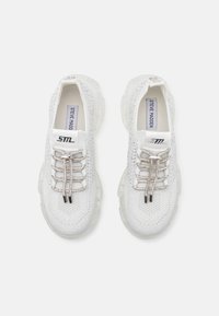 Steve Madden METER - Sneaker low - white/clear