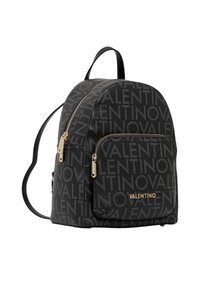 Mochila negra con un patrón repetido del logo "Valentino", detalles en dorado, dos compartimentos con cremallera y correas de hombro acolchadas.
