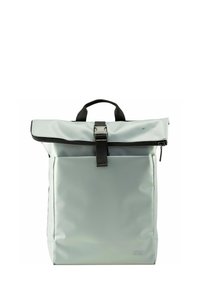 Zaino roll-top grigio chiaro realizzato in materiale resistente, con zip nera, chiusura a fibbia e una tasca frontale per un ulteriore spazio di stoccaggio.