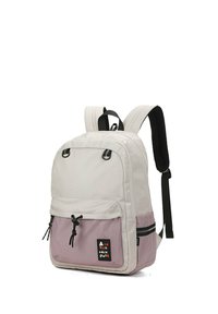 Zaino in tessuto grigio chiaro con una sezione inferiore rosa, dotato di spallacci regolabili, una tasca frontale con zip e un dettaglio con patch del logo.