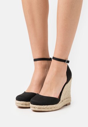 Platform heels - black