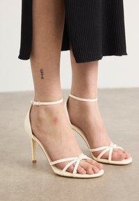 SPRING - High Heel Sandalette - cream