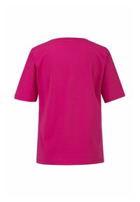 Fuchsia katoenen t-shirt met korte mouwen, ronde hals en een comfortabele pasvorm; geen zichtbare patronen of hardwaredetails.