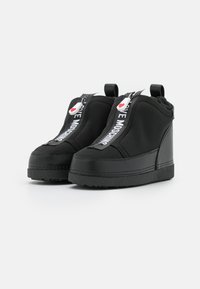 Love Moschino Botines bajos - black