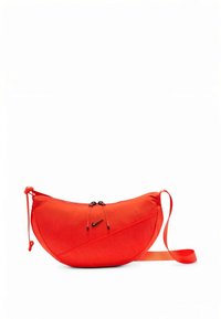 Nike Sportswear AURA CRESCENT - Axelremsväska - picante red
