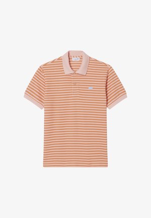 Poloshirt met korte mouwen met perzik- en lichtoranje horizontale strepen, effen perzikkleurige kraag en klein geborduurd logo op de linkerborst.