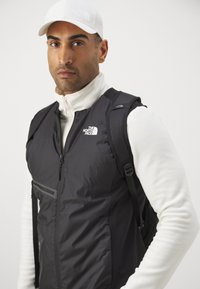 The North Face MOUNTAIN ATHLETICS HYBRID GILET - Γιλέκο - black