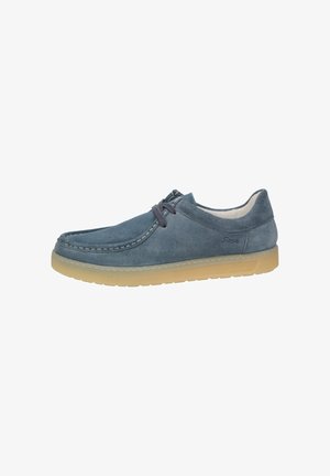 Chaussure décontractée à lacets en daim bleu avec semelle en caoutchouc beige, couture mocassin à l'avant et col de cheville bas.