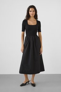 Soaked in luxury simone phoebe vardagsklaenning black so921c0j9 q11 — klänning med fickor från Zalando