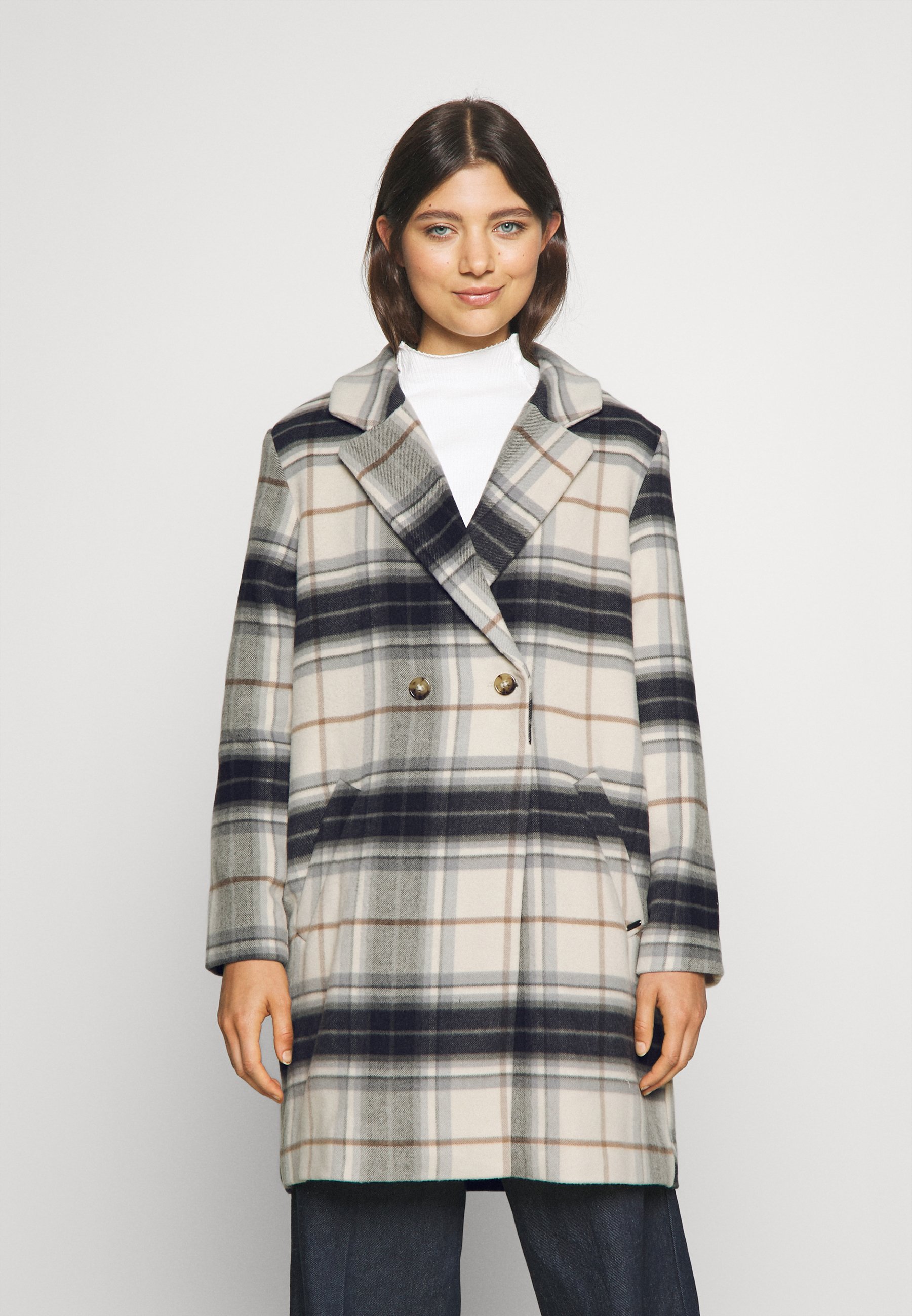 hollister summer clothes