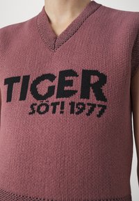 Tiger of Sweden Stickad tröja - dark red