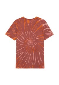 Katoenen T-shirt met een spiraal tie-dye patroon in roestbruin met oranje accenten. Korte mouwen en een ronde hals ontwerp.