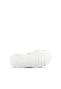 Suola di sneaker bianca in gomma testurizzata, con scanalature profonde per la presa e un bordo liscio. Design minimalista senza accentuazioni aggiuntive.