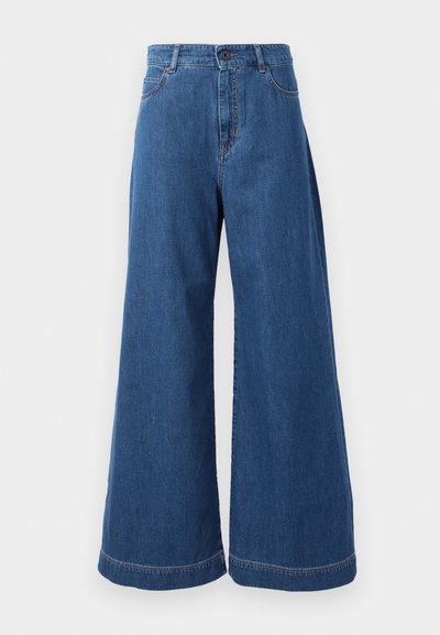 Jeans a gamba larga in denim blu medio, con vita alta, tasche frontali e cuciture a contrasto lungo le cuciture e gli orli.