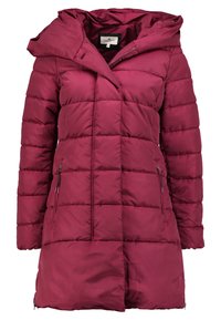 Bordeauxfarbene Puffjacke mit Kapuze, ausgestattet mit einem gesteppten Design, Reißverschlusstaschen an den Seiten und einem mittellangen Schnitt. Glatte, glänzende Textur.
