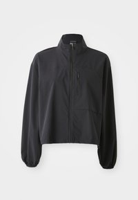 Schwarze, kurze Jacke aus leichtem Stoff, mit hohem Kragen, langen Ärmeln mit elastischen Bündchen und einer mit Reißverschluss versehenen Brusttasche.