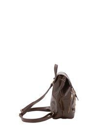 Bruine leren schoudertas met een glanzende afwerking, verstelbare schouderriem, trekkoordsluiting aan de bovenkant en een zijvak met rits voor veilige opslag.