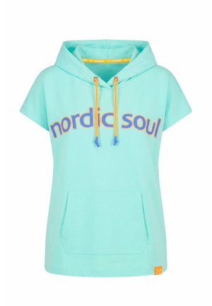 Aqua kurzärmliges Hoodie mit gelben Kordeln, vorne Kängurutasche und dem Schriftzug „nordic soul“ in Blau und Orange auf der Brust.