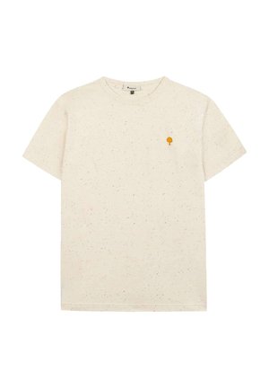 Crèmekleurig T-shirt met korte mouwen, gespatte print, een klein oranje boomlogo op de linkerborst en een ronde halslijn.