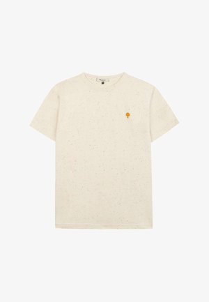 Crèmekleurig T-shirt met korte mouwen, gespatte print, een klein oranje boomlogo op de linkerborst en een ronde halslijn.