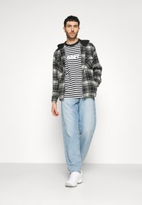 Levi's® 568 LOOSE STRAIGHT - Calças de ganga folgadas - service light