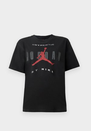 Schwarzes Baumwoll-T-Shirt mit kurzen Ärmeln, Rundhalsausschnitt und einem grafischen Druck mit einer roten Silhouette sowie dem Text "AUTHENTIC JORDAN BY NIKE."