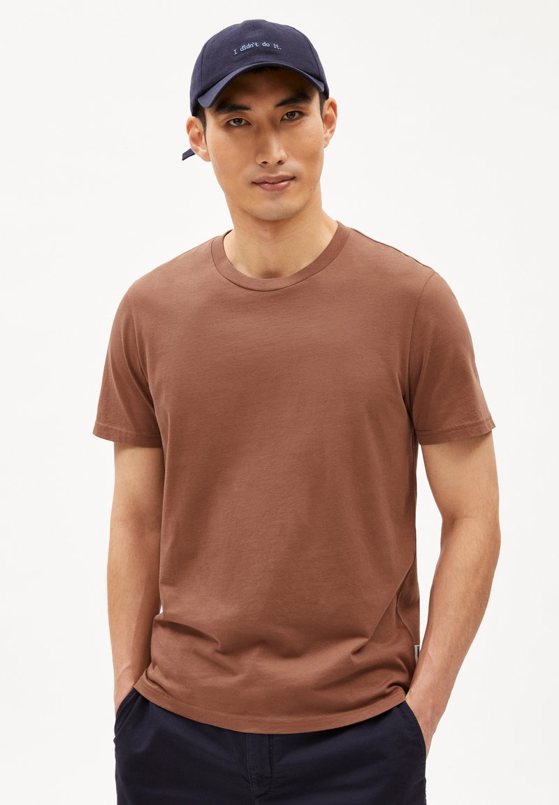 ARMEDANGELS JAAMES - Basic T-shirt - nutshell