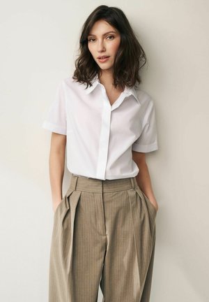 Next SHORT SLEEVE COLLARED REGULAR FIT - Button-down blouse - white