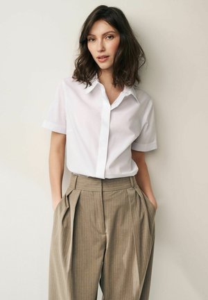 SHORT SLEEVE COLLARED REGULAR FIT - Hemdbluse - white