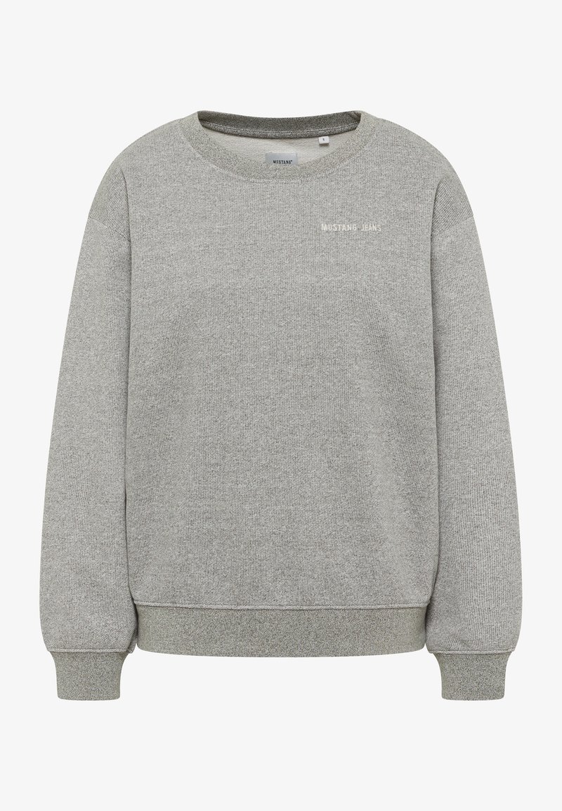 Felpa grigia realizzata in tessuto testurizzato. Presenta un collo a giro, maniche lunghe e un logo stampato "MUSTANG JEANS" sul davanti.