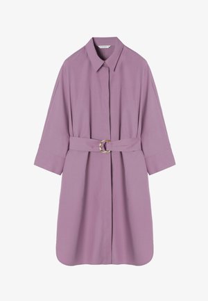 L paarse button-up jurk met een kraag, korte mouwen en een tailleband met een ronde gesp. Glad, lichtgewicht materiaal, losse pasvorm.