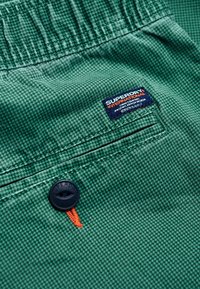 Superdry & Co Šortky - green