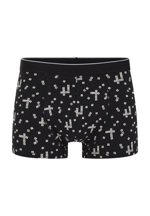 Czarne bokserki z białymi literami w stylu Scrabble, rozrzuconymi losowo, tworzącymi słowa takie jak "PLAY", "TIME" i "GAMES" w skupiskach.