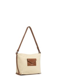 Borsa a spalla in tela beige con un accento in pelle marrone e tasca. Presenta una tracolla singola, forma quadrata e dettagli di cucitura sottili.