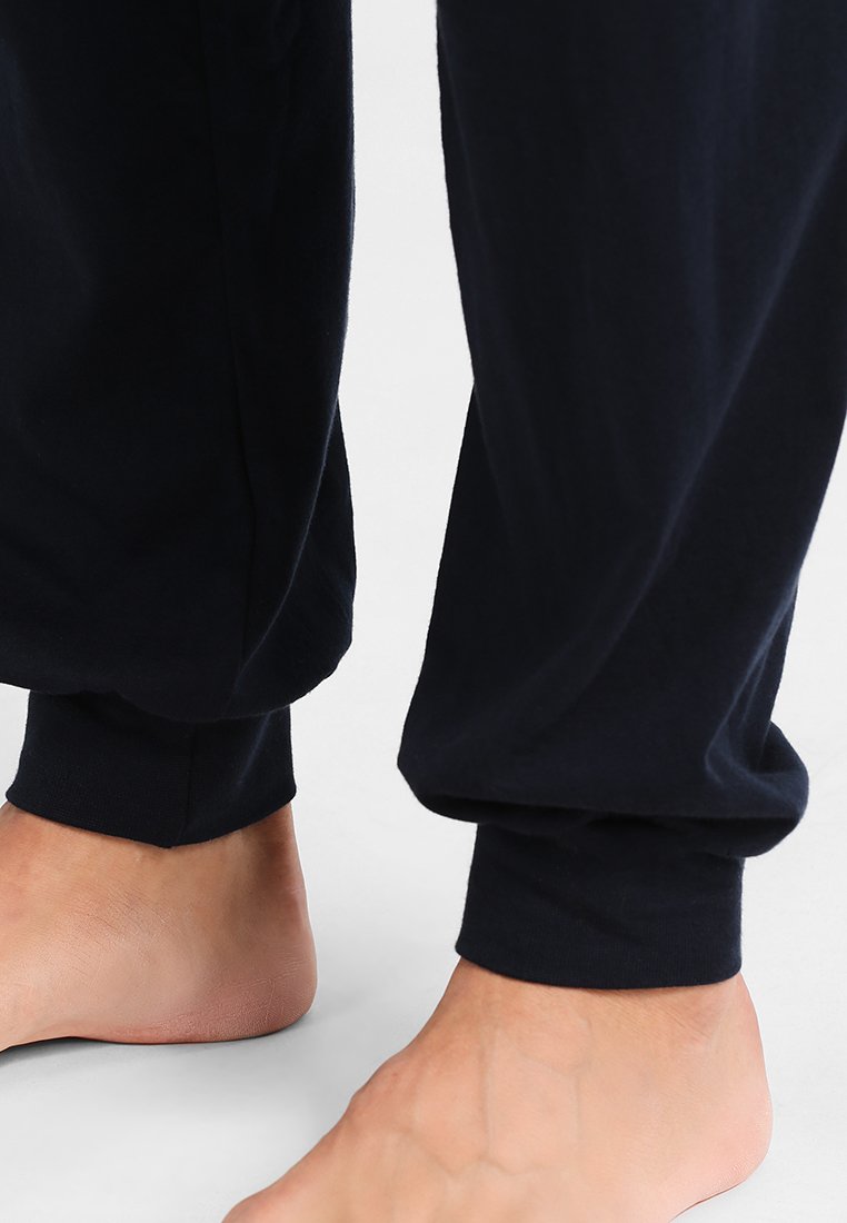 Herren Pyjamas | Schiesser LANG Nachtwäsche Set dunkelblau - BX03100 Herren Pyjamas | Schiesser LANG Nachtwäsche Set dunkelblau - BX03100